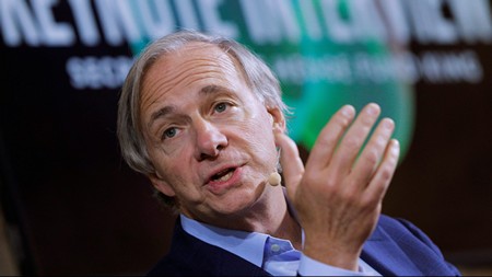 Portréfotó amin Ray Dalio, a Bridgewater Associates alapítója látható